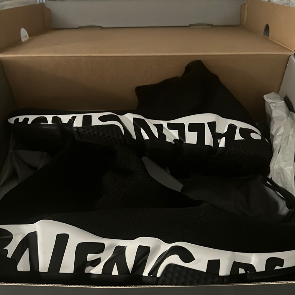 Brand new never worn balenciagas men size 13 with original box